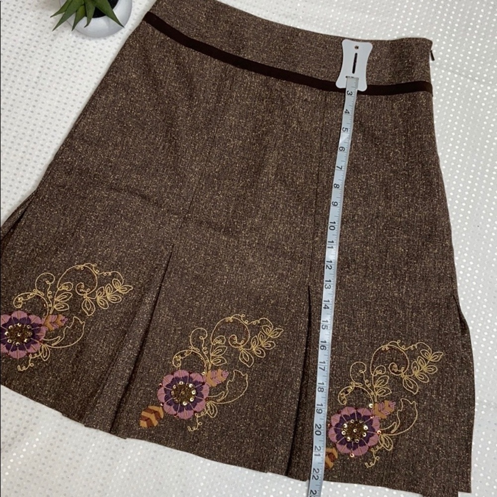 𝅺MADISON Studio Skirt with Embroidery - Picture 4 of 5